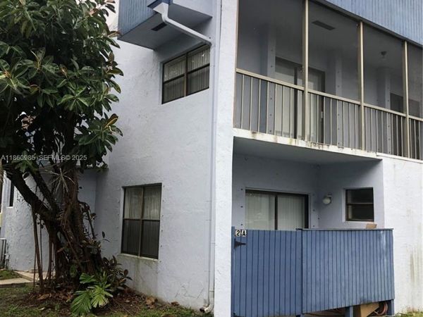 2800 S University Dr, Unit 2A, Davie, FL 33328