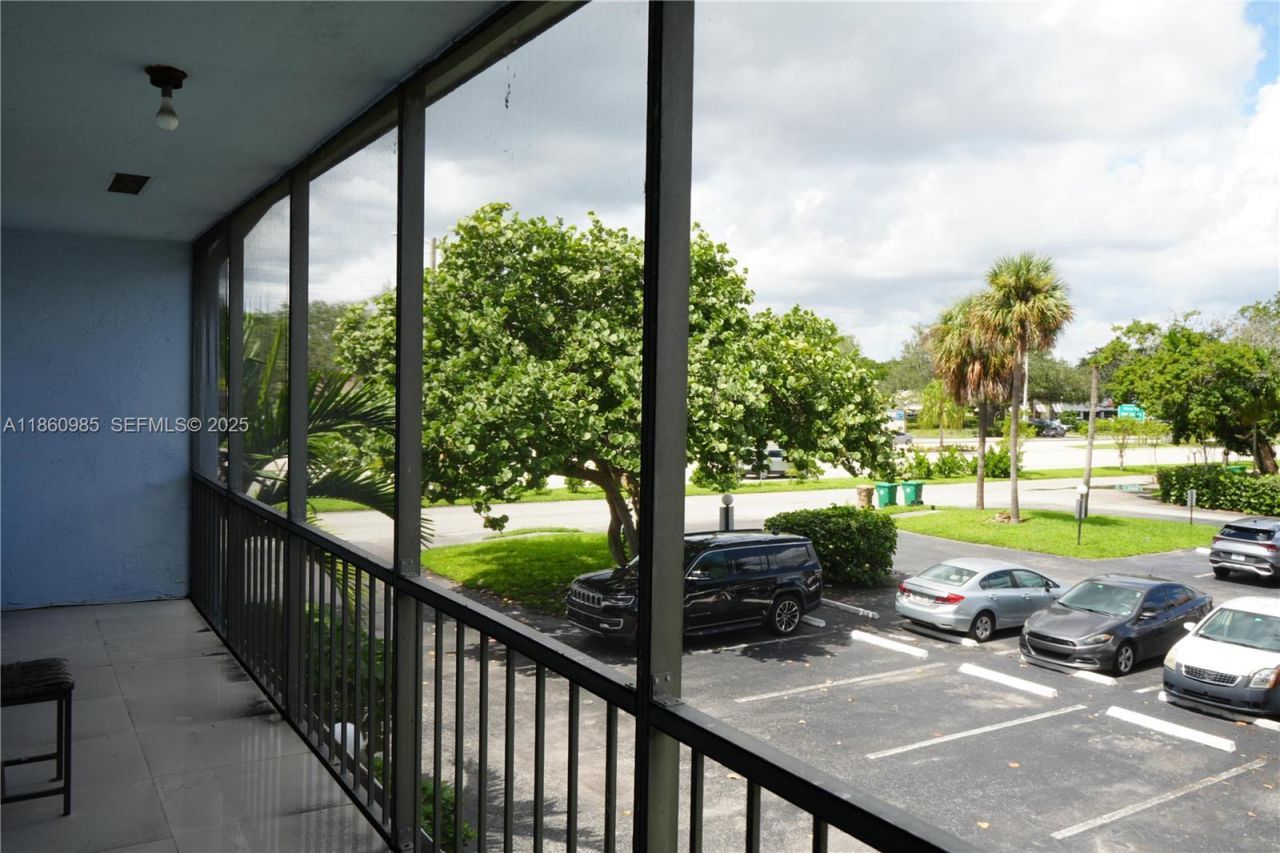 2800 S University Dr, Unit 2A, Davie, FL 33328 Photo