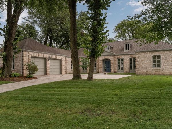 910 Folwell Drive SW, Rochester, MN 55902