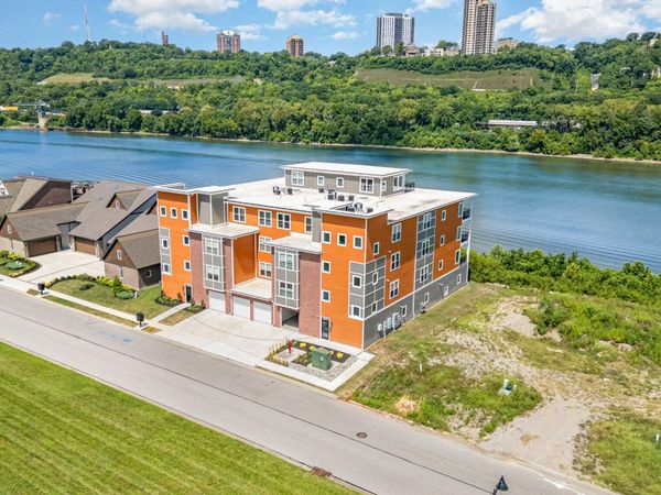 617 Manhattan Boulevard, Unit 204, Dayton, KY 41074