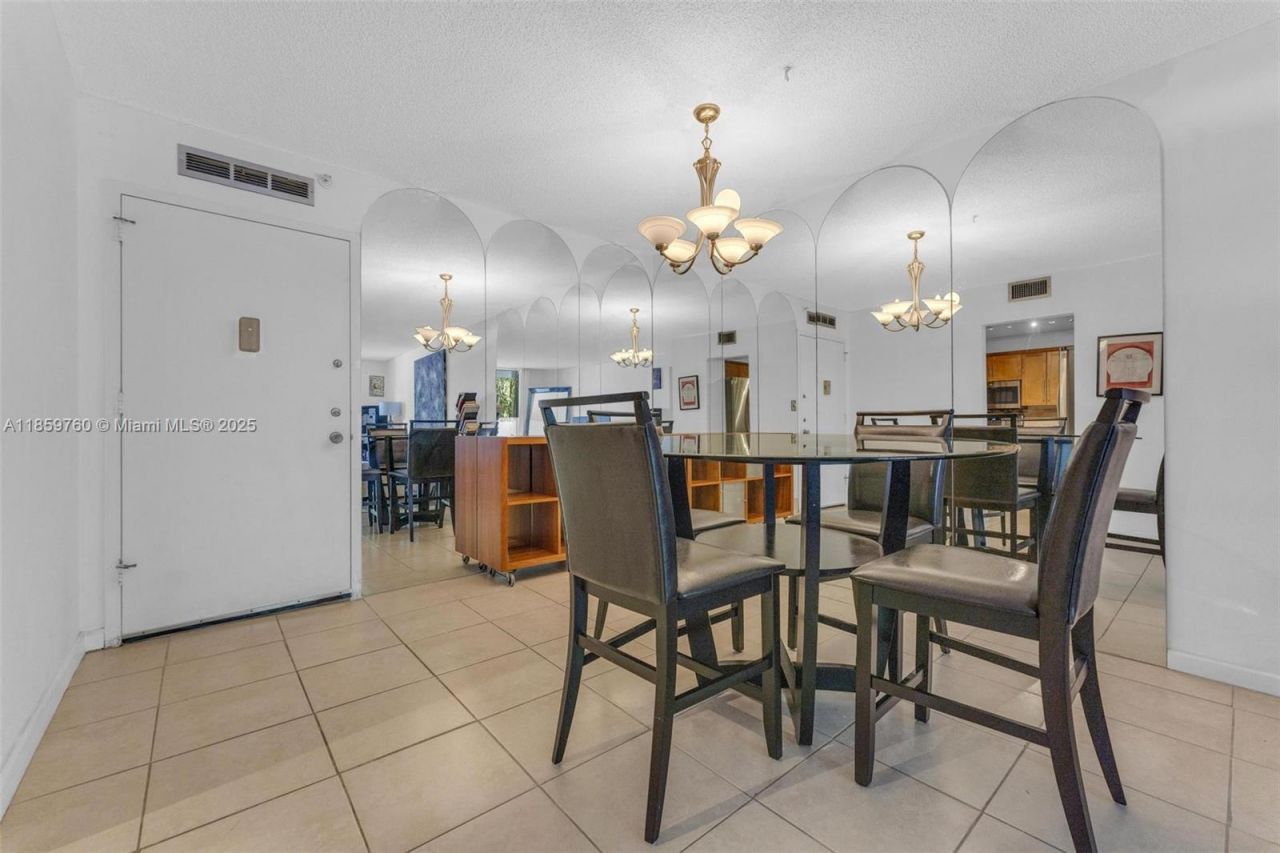 2780 NE 183rd St, Unit 109, Aventura, FL 33160 Photo