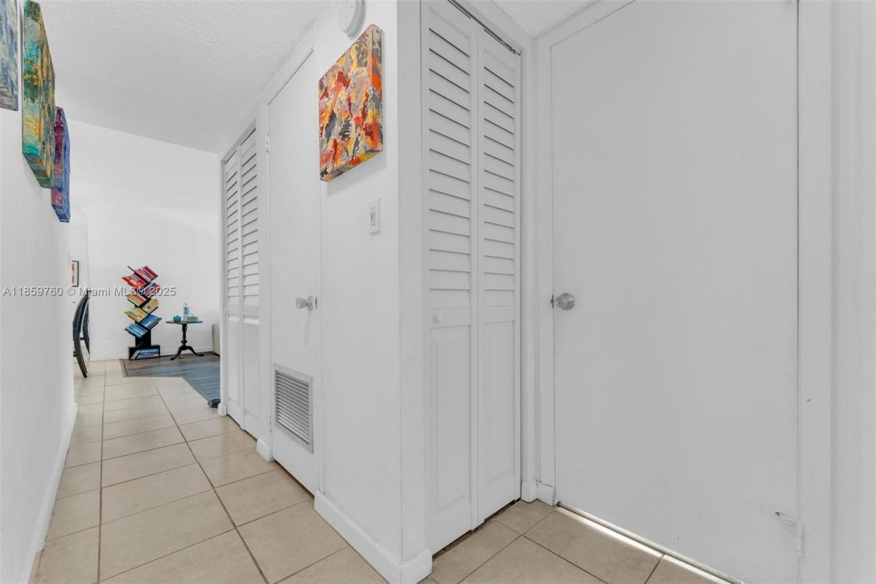 2780 NE 183rd St, Unit 109, Aventura, FL 33160 Photo