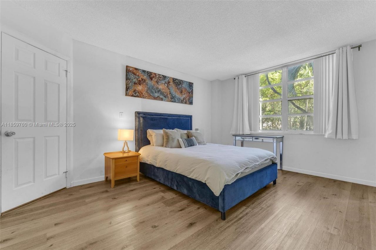 2780 NE 183rd St, Unit 109, Aventura, FL 33160 Photo