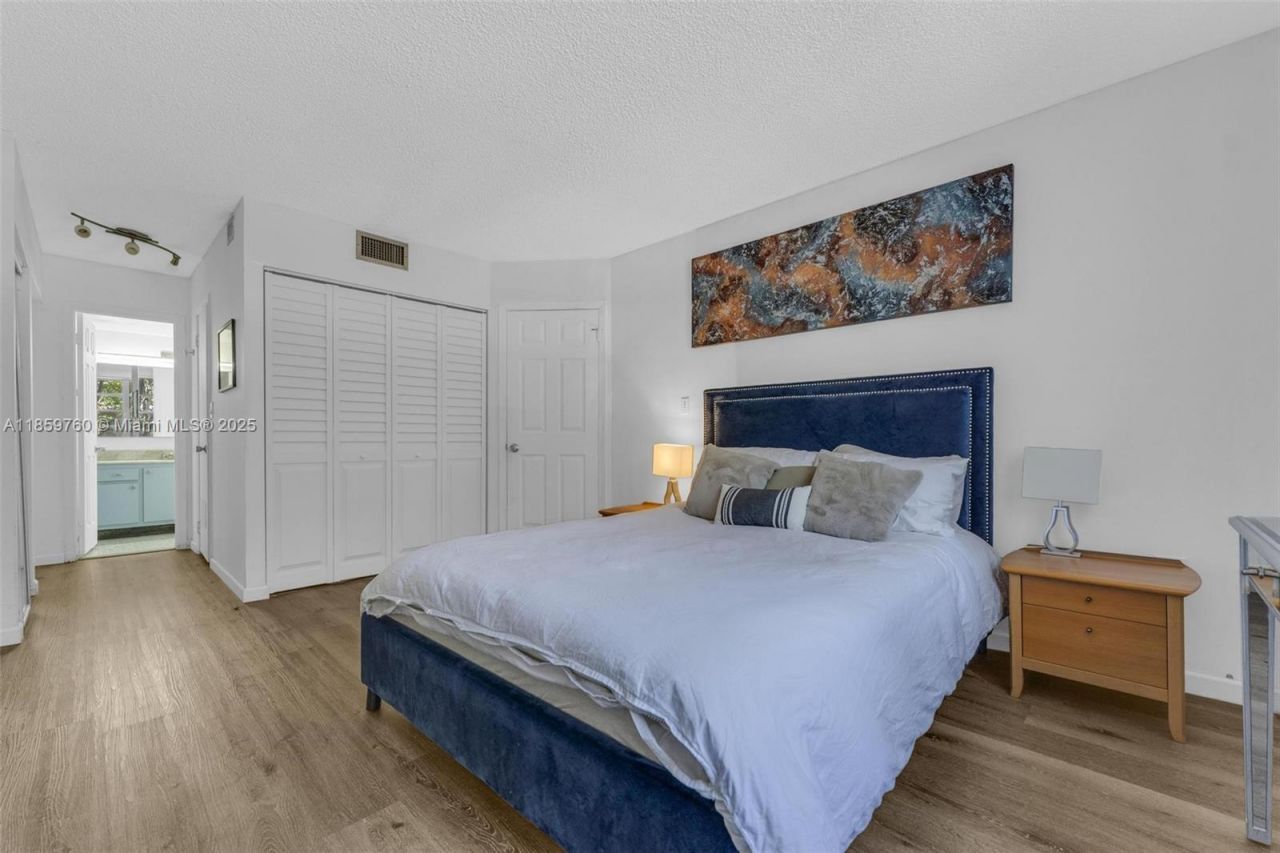 2780 NE 183rd St, Unit 109, Aventura, FL 33160 Photo