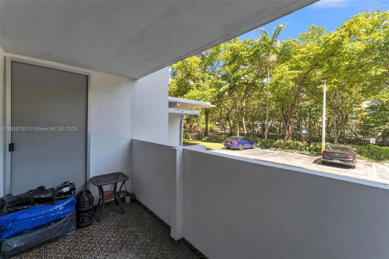 2780 NE 183rd St, Unit 109, Aventura, FL 33160 Photo