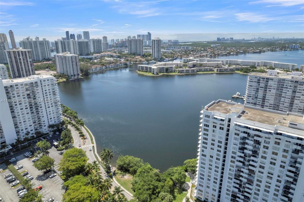 2780 NE 183rd St, Unit 109, Aventura, FL 33160 Photo