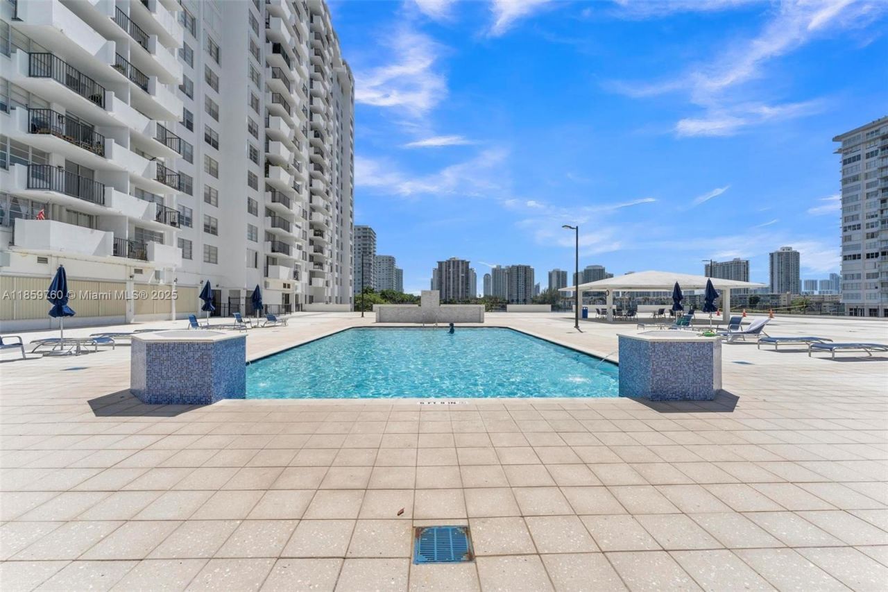 2780 NE 183rd St, Unit 109, Aventura, FL 33160 Photo