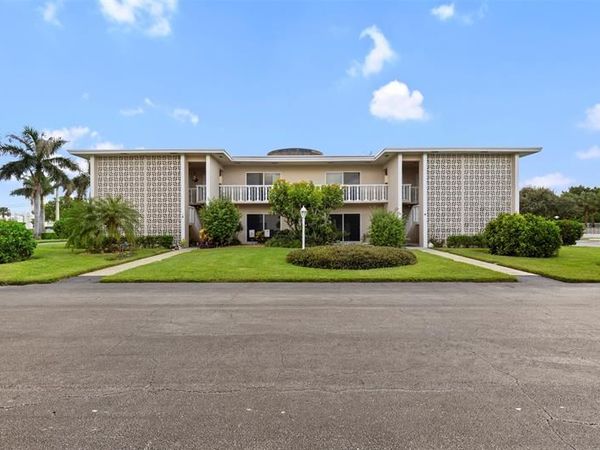 90 South Blvd, Unit 2C, Boynton Beach, FL 33435