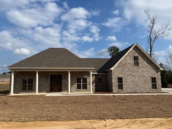 7 M D Thompson Rd, Moselle, MS 39459