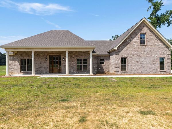 7 M D Thompson Rd, Moselle, MS 39459