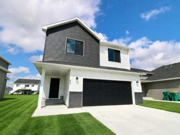 6737 71st Avenue S, Horace, ND 58047