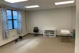 1801 Reynolds Avenue  photo 4