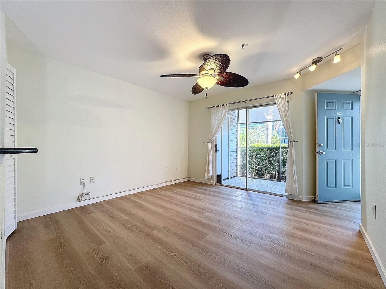 850 S Tamiami Trail, Unit 402, Sarasota, FL 34236 Photo