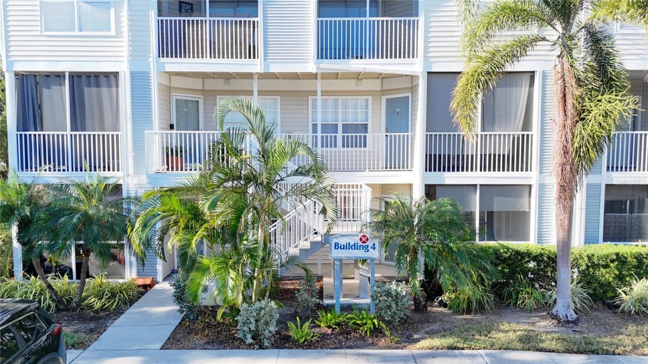 850 S Tamiami Trail, Unit 402, Sarasota, FL 34236 Photo