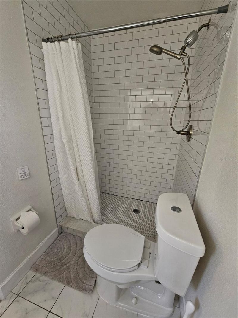 6442 Colonial Drive, Sarasota, FL 34231 Photo