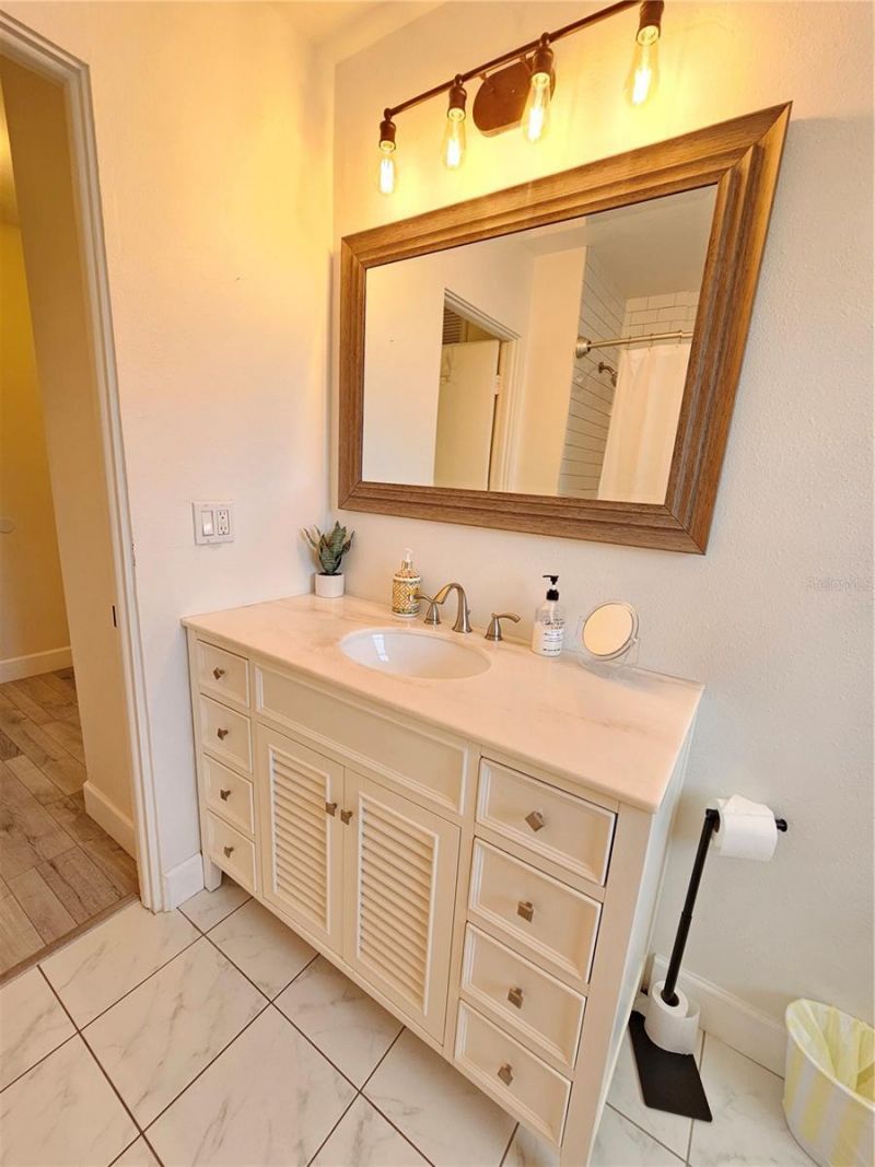 6442 Colonial Drive, Sarasota, FL 34231 Photo
