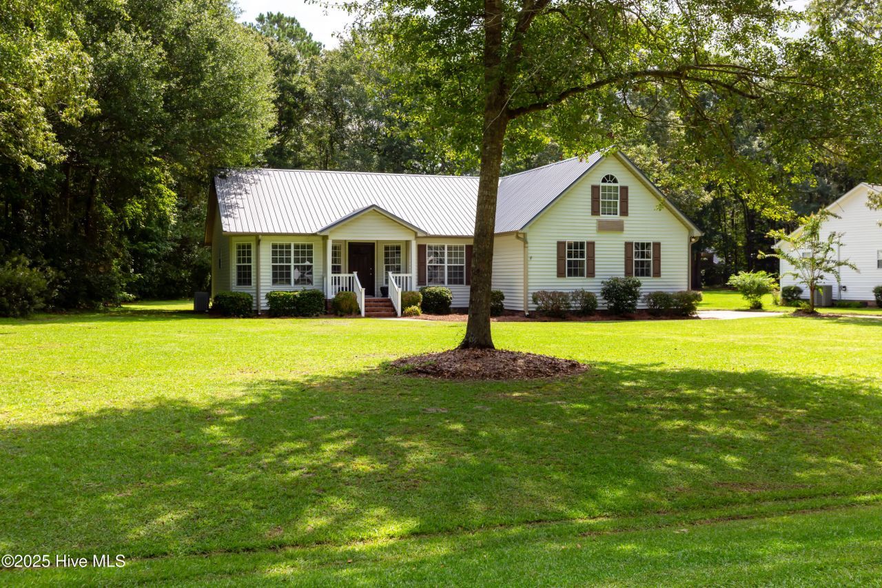 571 Deer Run Road, New Bern, NC 28562 Main Photo