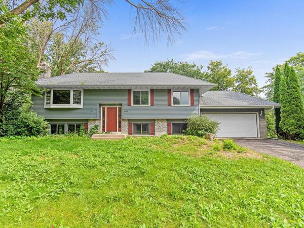 2400 E 125th Street, Burnsville, MN 55337