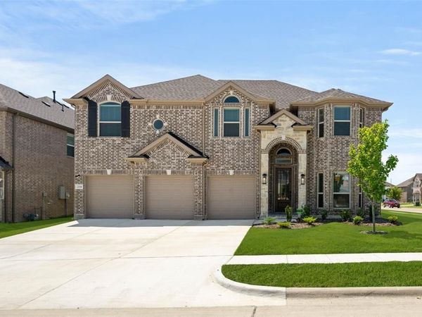 210 Tradd Street, Glenn Heights, TX 75154