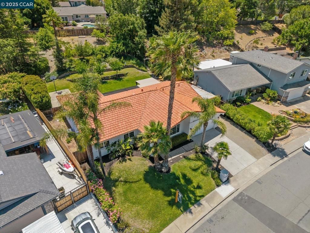 785 Bloching Cir, Clayton, CA 94517 Main Photo