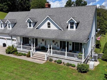 71 Foxmoor Road, Belington, WV 26250