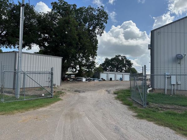 324 W La Fayette ST, La Grange, TX 78945