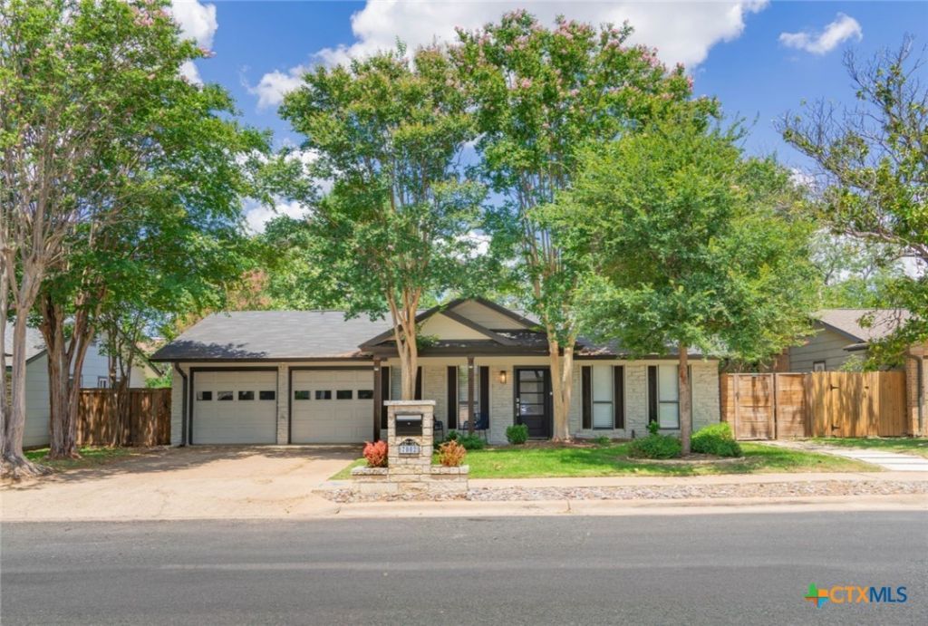 7002 Whispering Oaks Drive, Austin, TX 78745 Main Photo