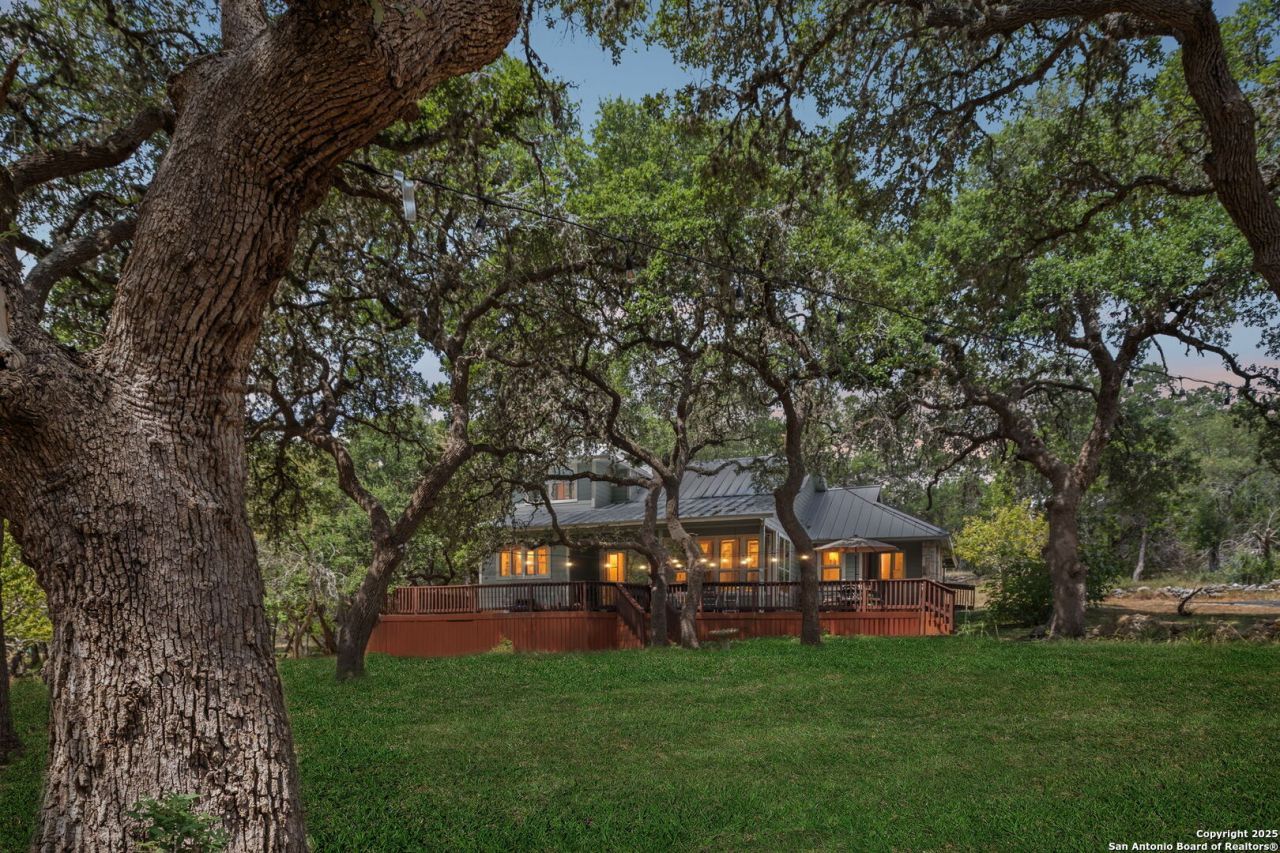 301 Buntline, Bergheim, TX 78004 Main Photo