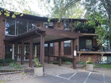 10113 W 34th Street, Unit 338, Hopkins, MN 55305