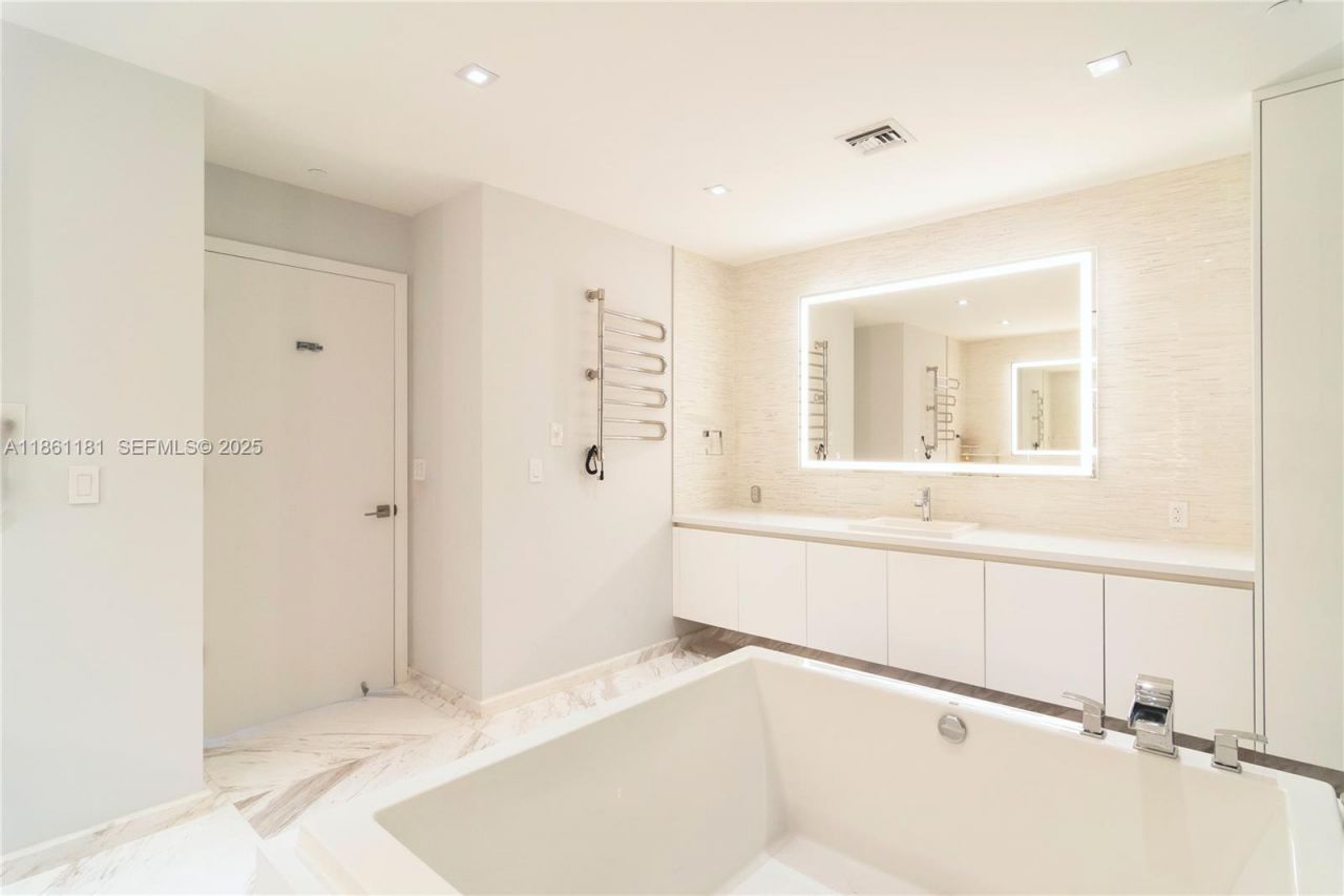 701 N Fort Lauderdale Beach Blvd, Unit 501, Fort Lauderdale, FL 33304 Photo