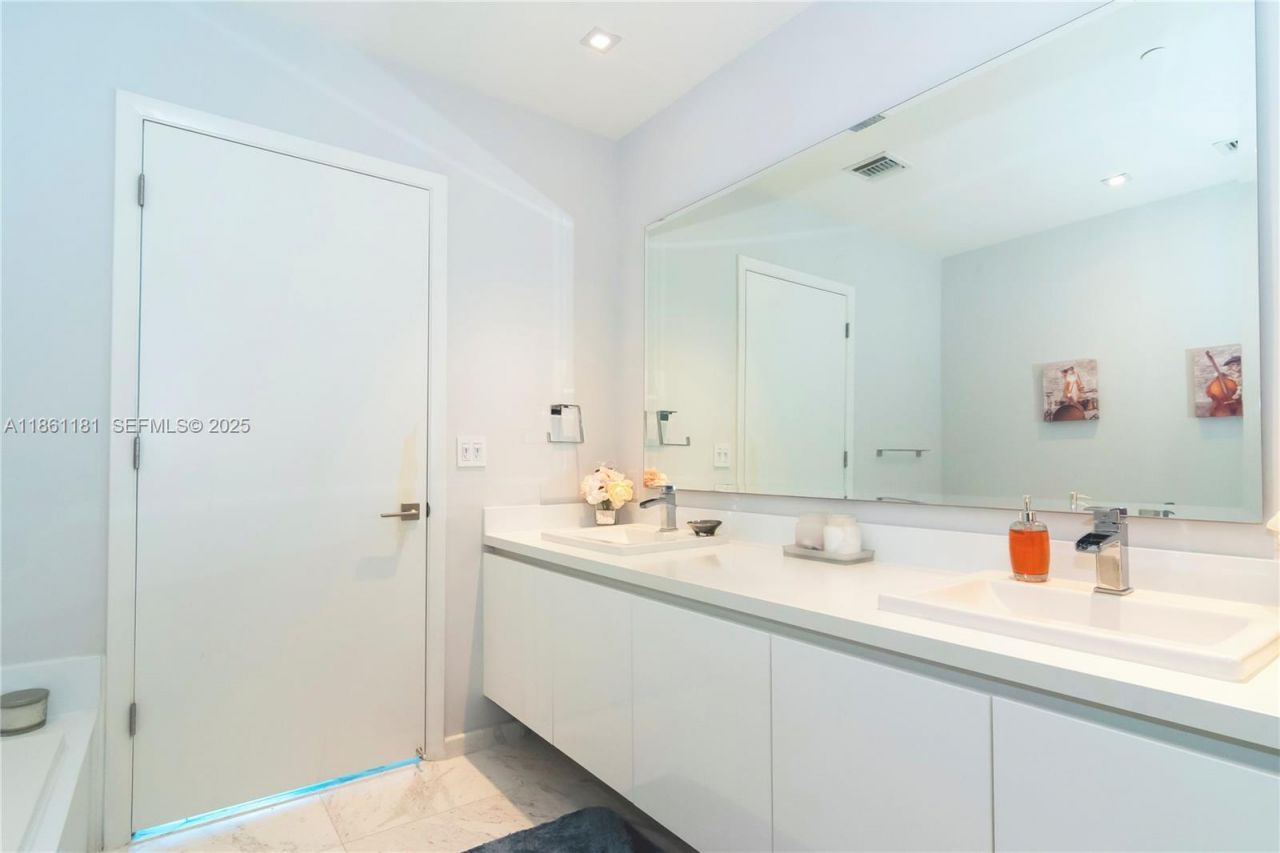 701 N Fort Lauderdale Beach Blvd, Unit 501, Fort Lauderdale, FL 33304 Photo