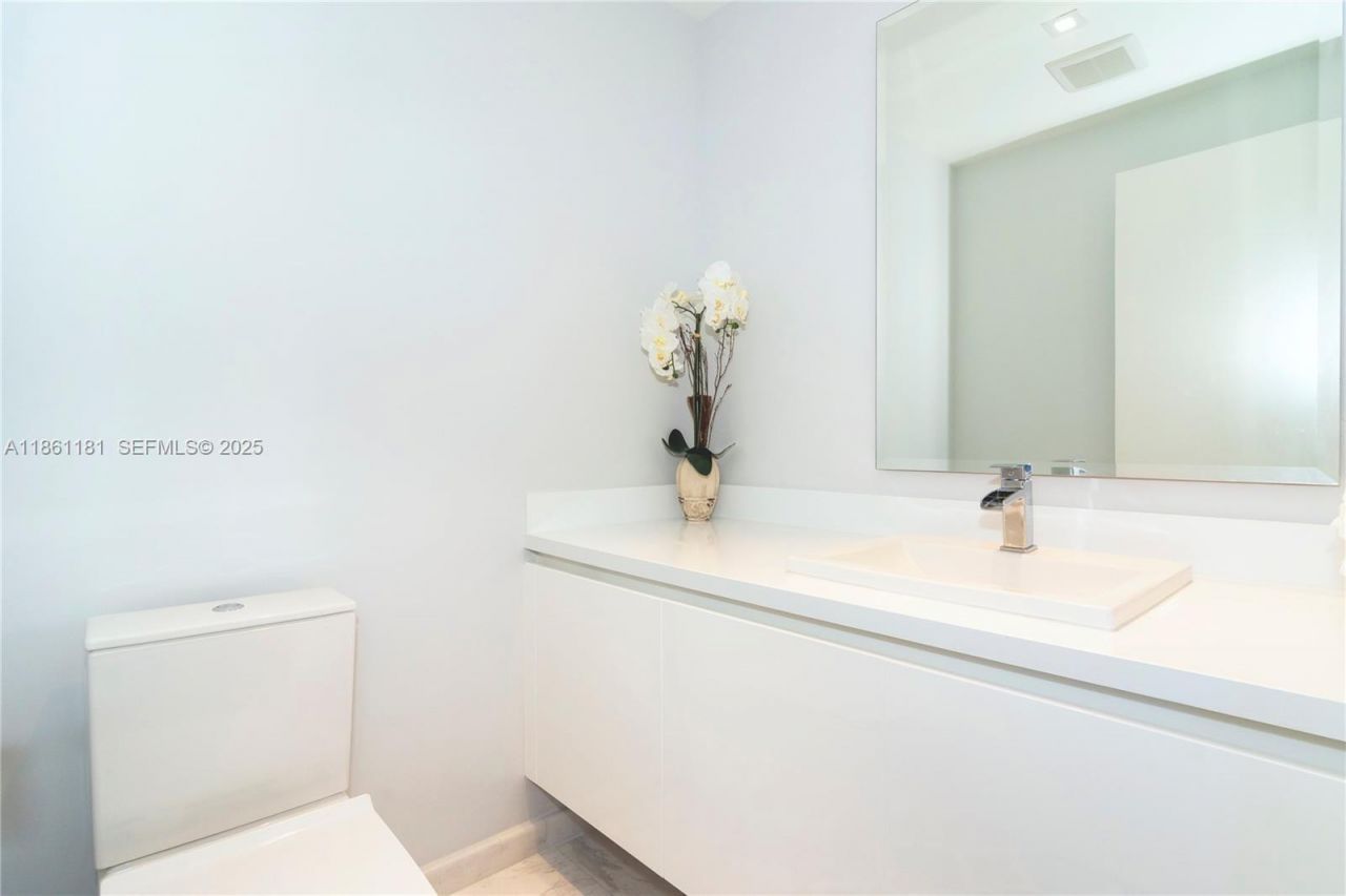701 N Fort Lauderdale Beach Blvd, Unit 501, Fort Lauderdale, FL 33304 Photo