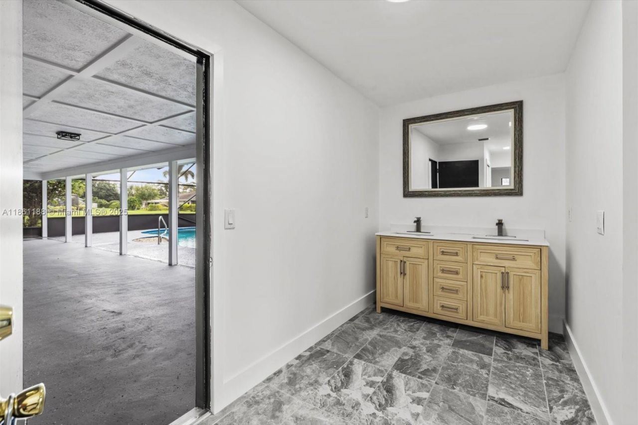 2642 SE Emmett Rd, Port Saint Lucie, FL 34952 Photo