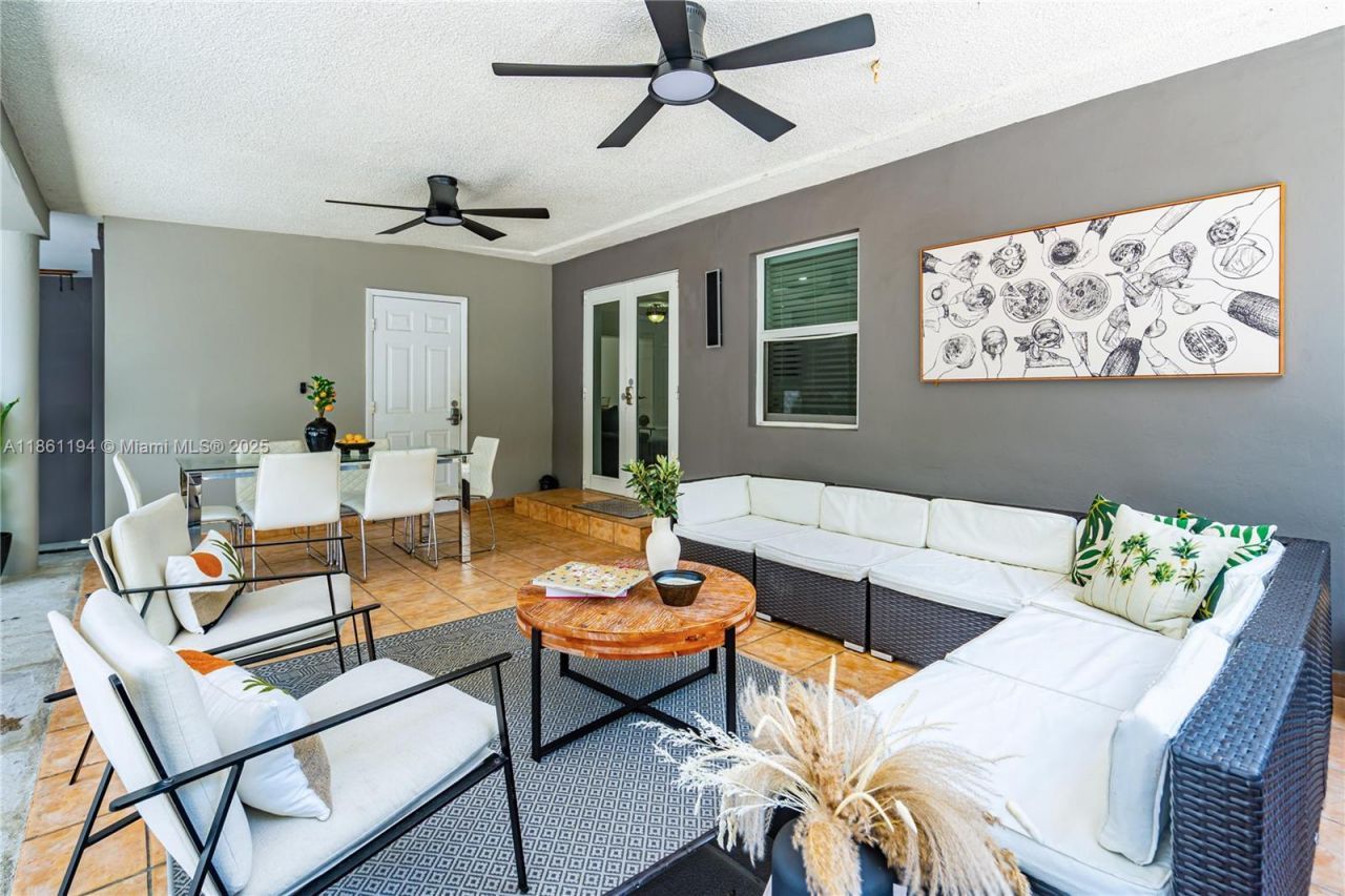 520 SW 22nd Rd, Miami, FL 33129 Photo