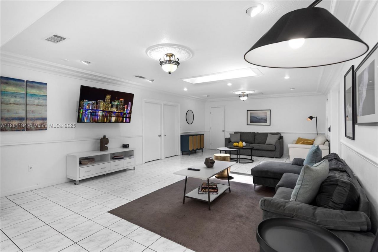 520 SW 22nd Rd, Miami, FL 33129 Photo