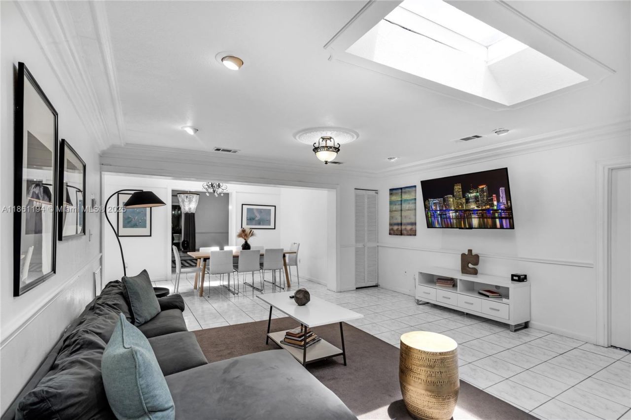 520 SW 22nd Rd, Miami, FL 33129 Photo