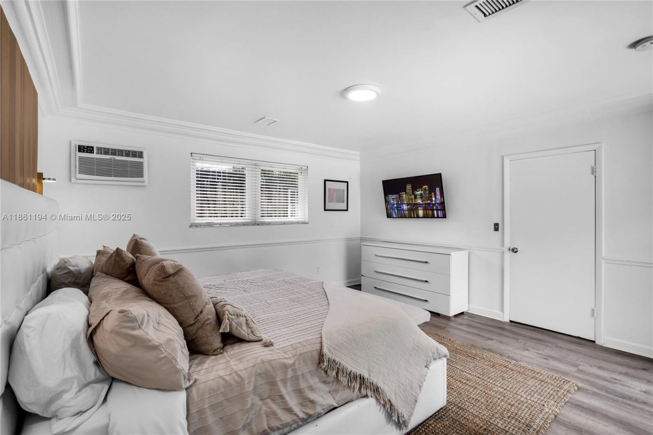 520 SW 22nd Rd, Miami, FL 33129 Photo