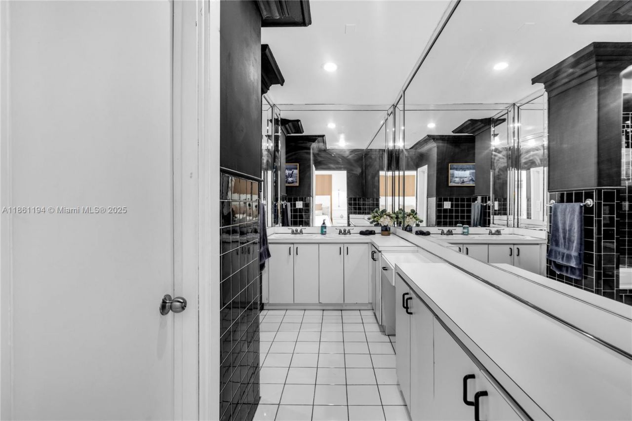 520 SW 22nd Rd, Miami, FL 33129 Photo