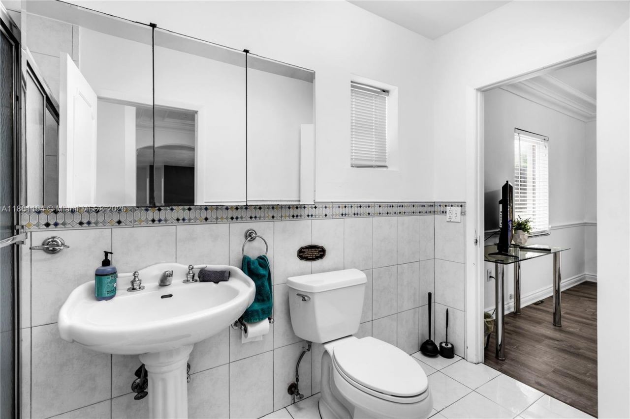 520 SW 22nd Rd, Miami, FL 33129 Photo