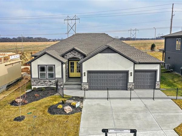 25012 W 89th Street, Lenexa, KS 66227