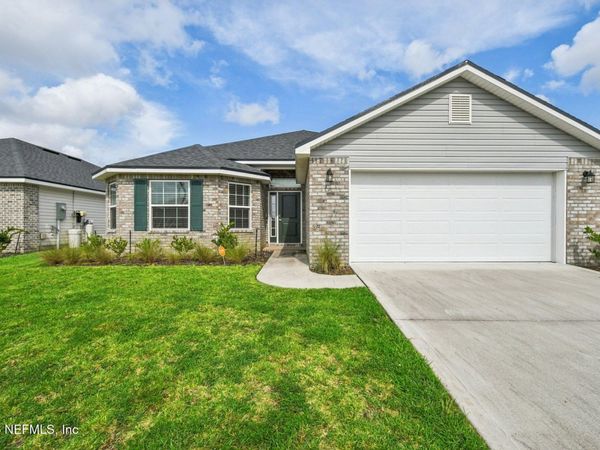 8173 HELMSLEY Boulevard, Jacksonville, FL 32119