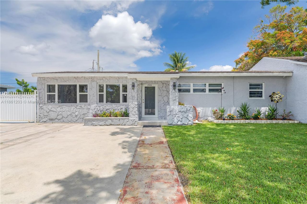 17201 NW 37th Ave, Miami Gardens, FL 33056 Main Photo