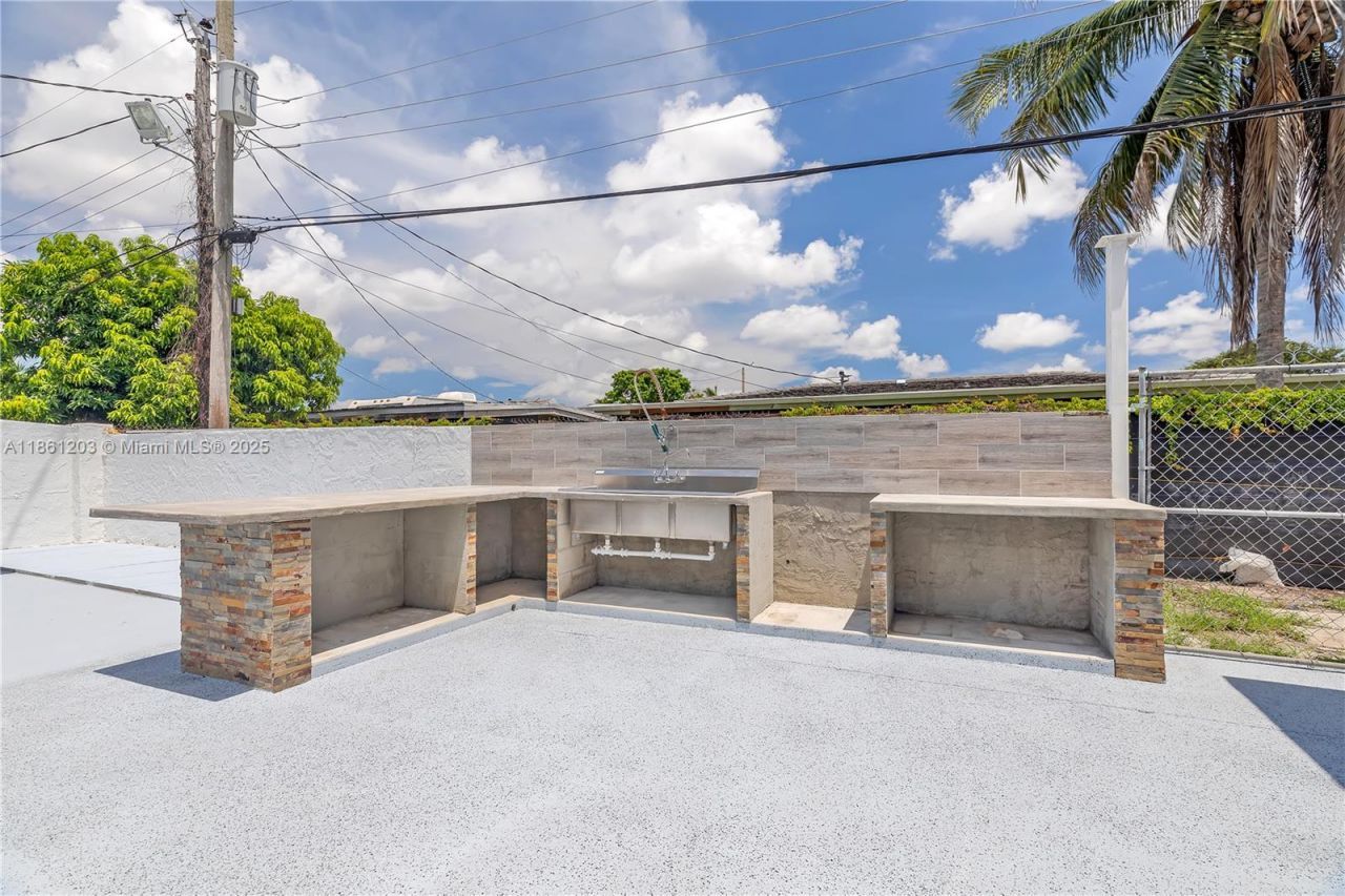 17201 NW 37th Ave, Miami Gardens, FL 33056 Photo