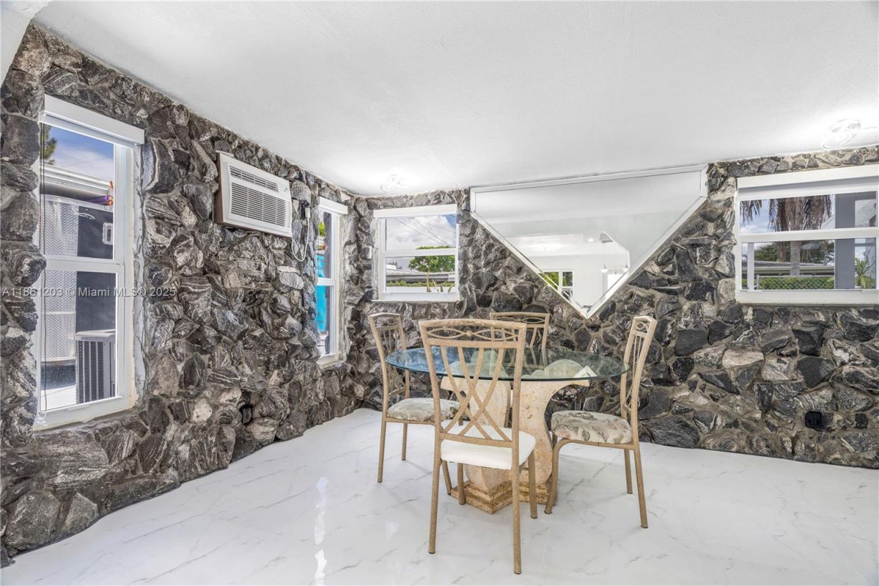 17201 NW 37th Ave, Miami Gardens, FL 33056 Photo