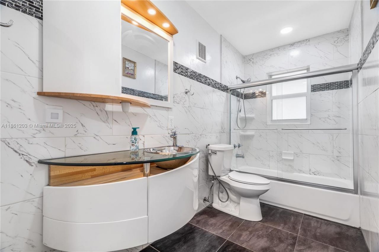 17201 NW 37th Ave, Miami Gardens, FL 33056 Photo