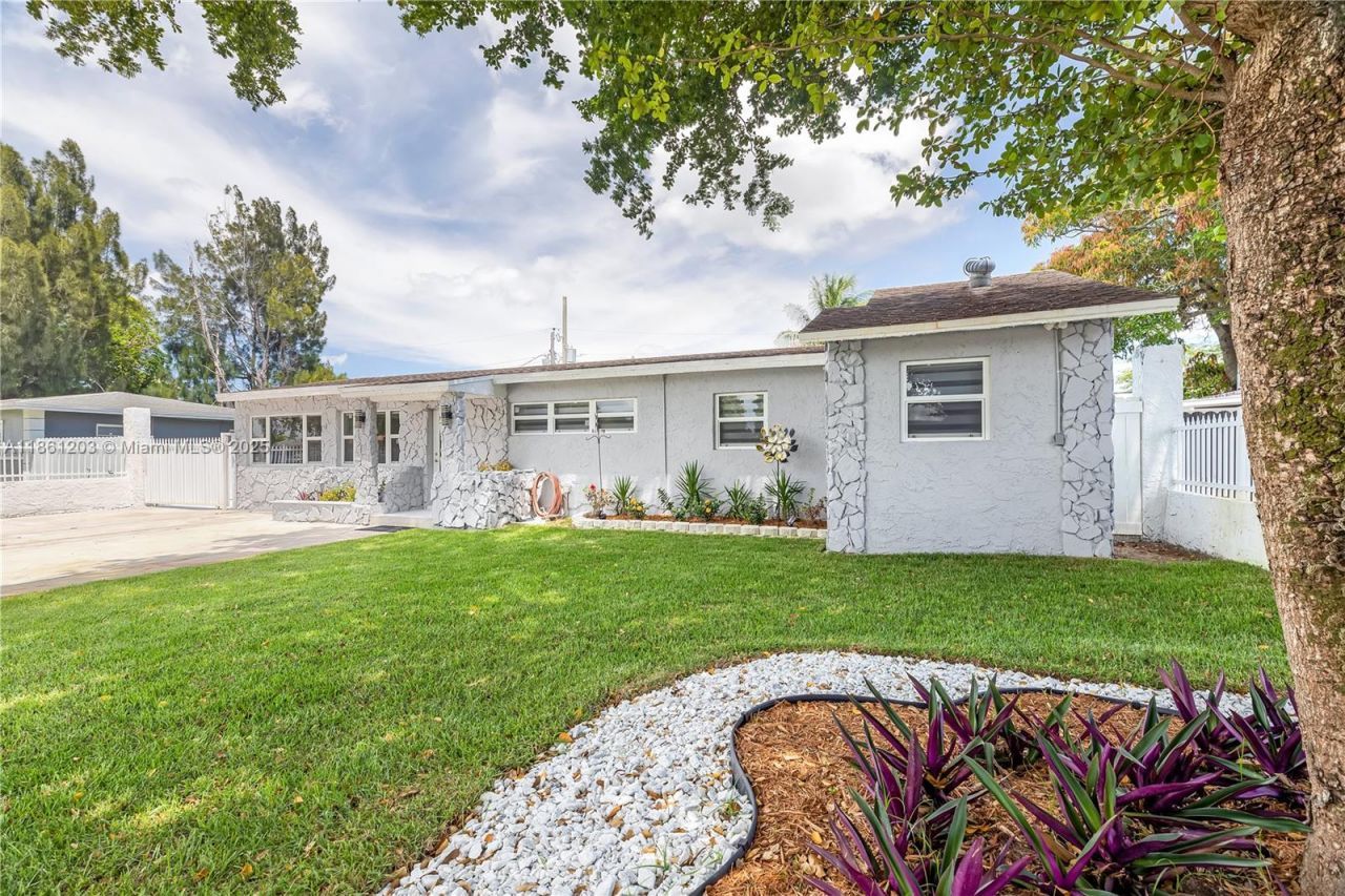 17201 NW 37th Ave, Miami Gardens, FL 33056 Photo