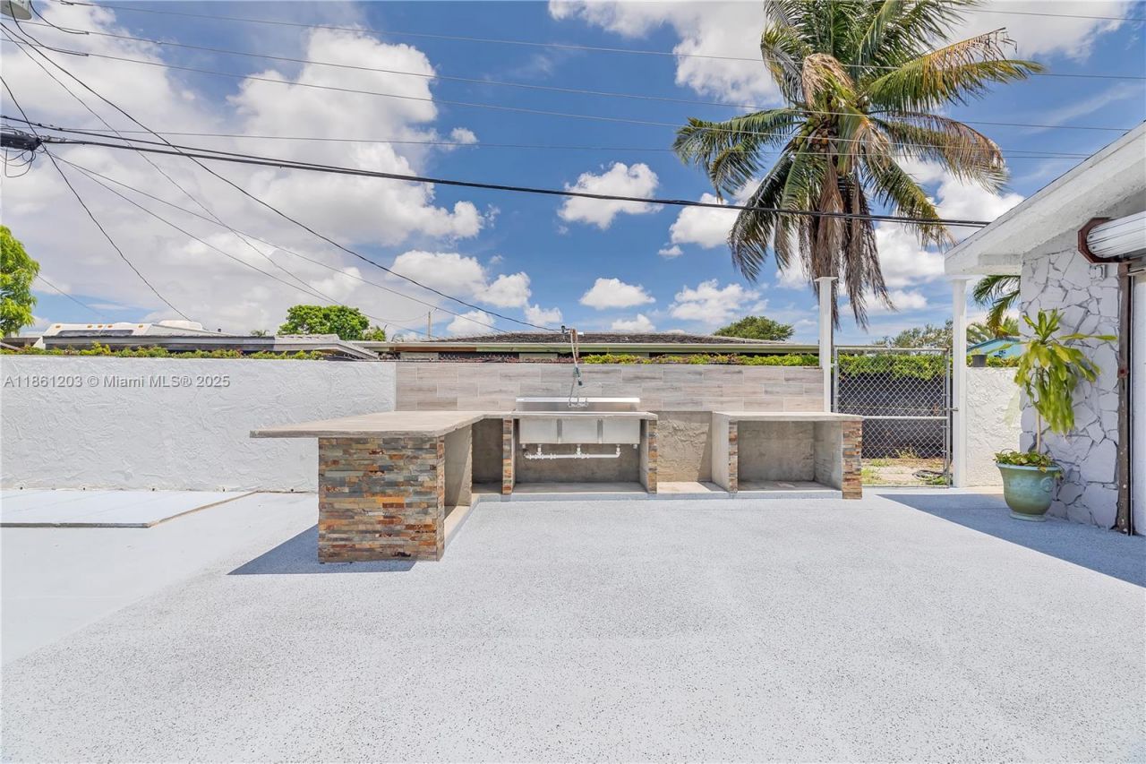 17201 NW 37th Ave, Miami Gardens, FL 33056 Photo