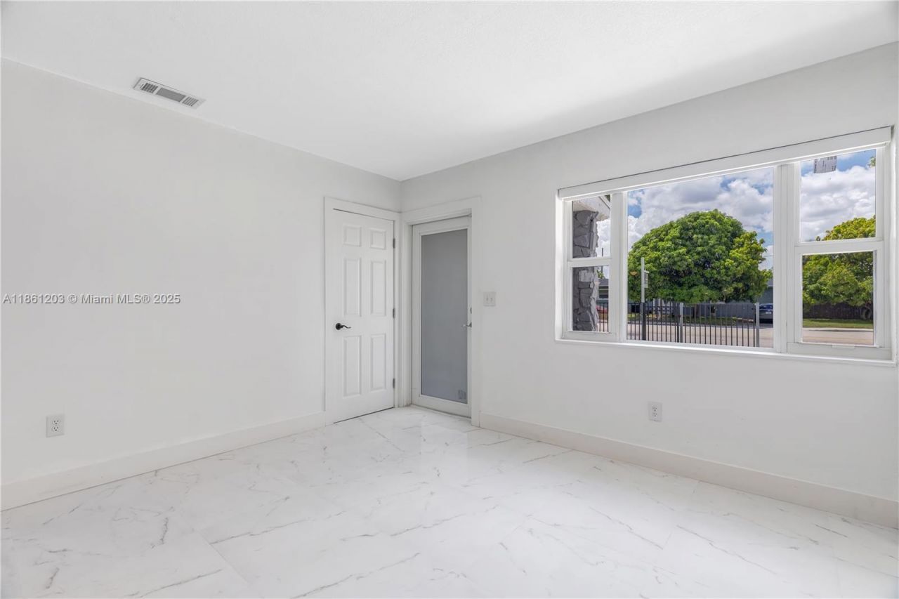 17201 NW 37th Ave, Miami Gardens, FL 33056 Photo