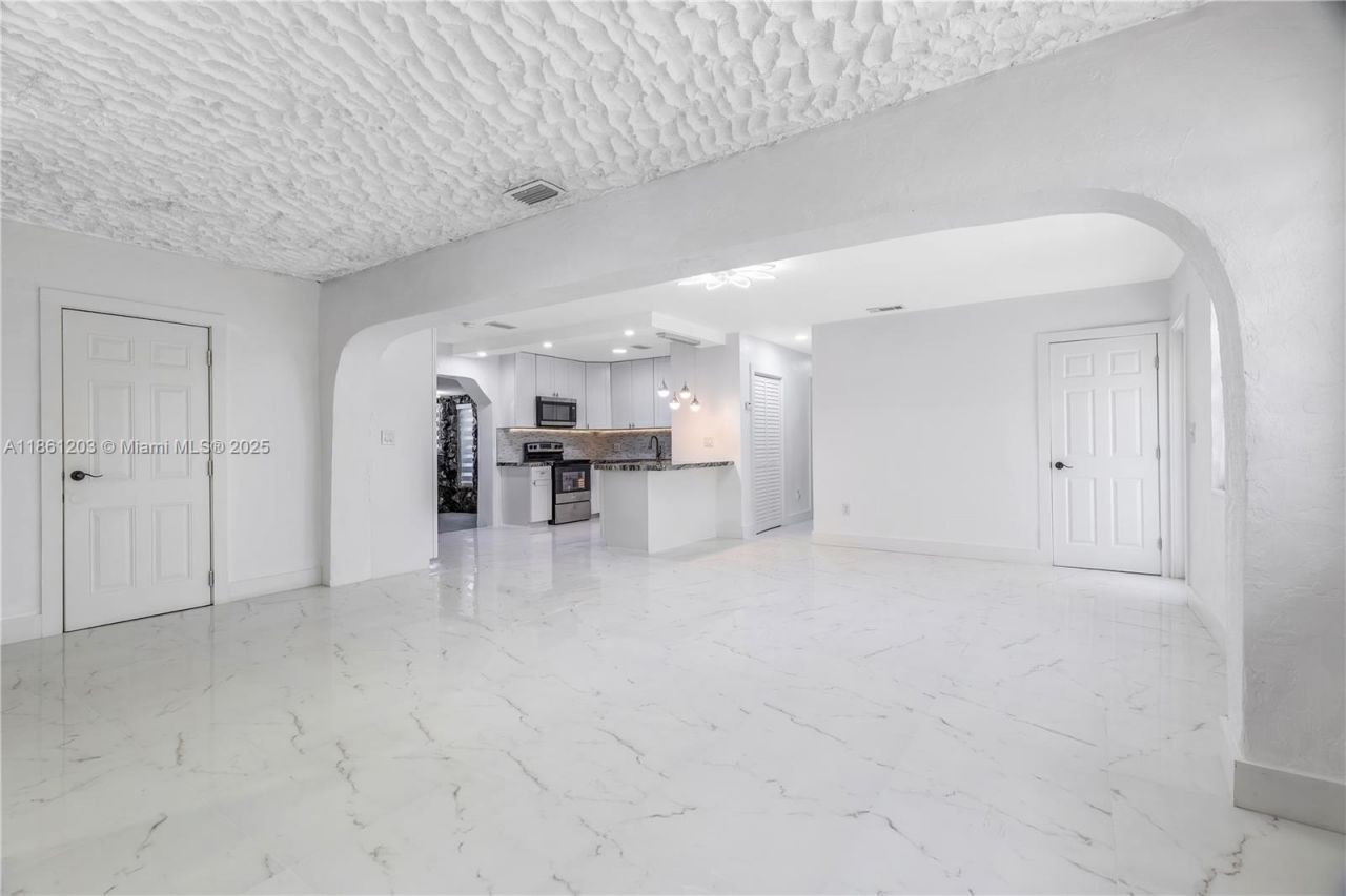 17201 NW 37th Ave, Miami Gardens, FL 33056 Photo