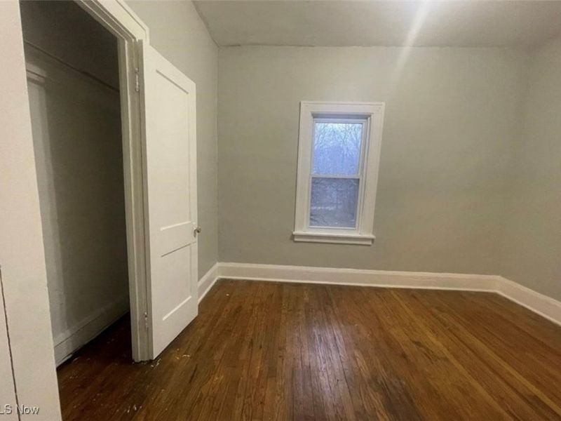 568 101 Street, Cleveland, OH 44108 Photo 4